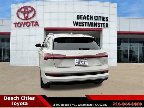 Used 2022 Audi e-tron Premium image 9