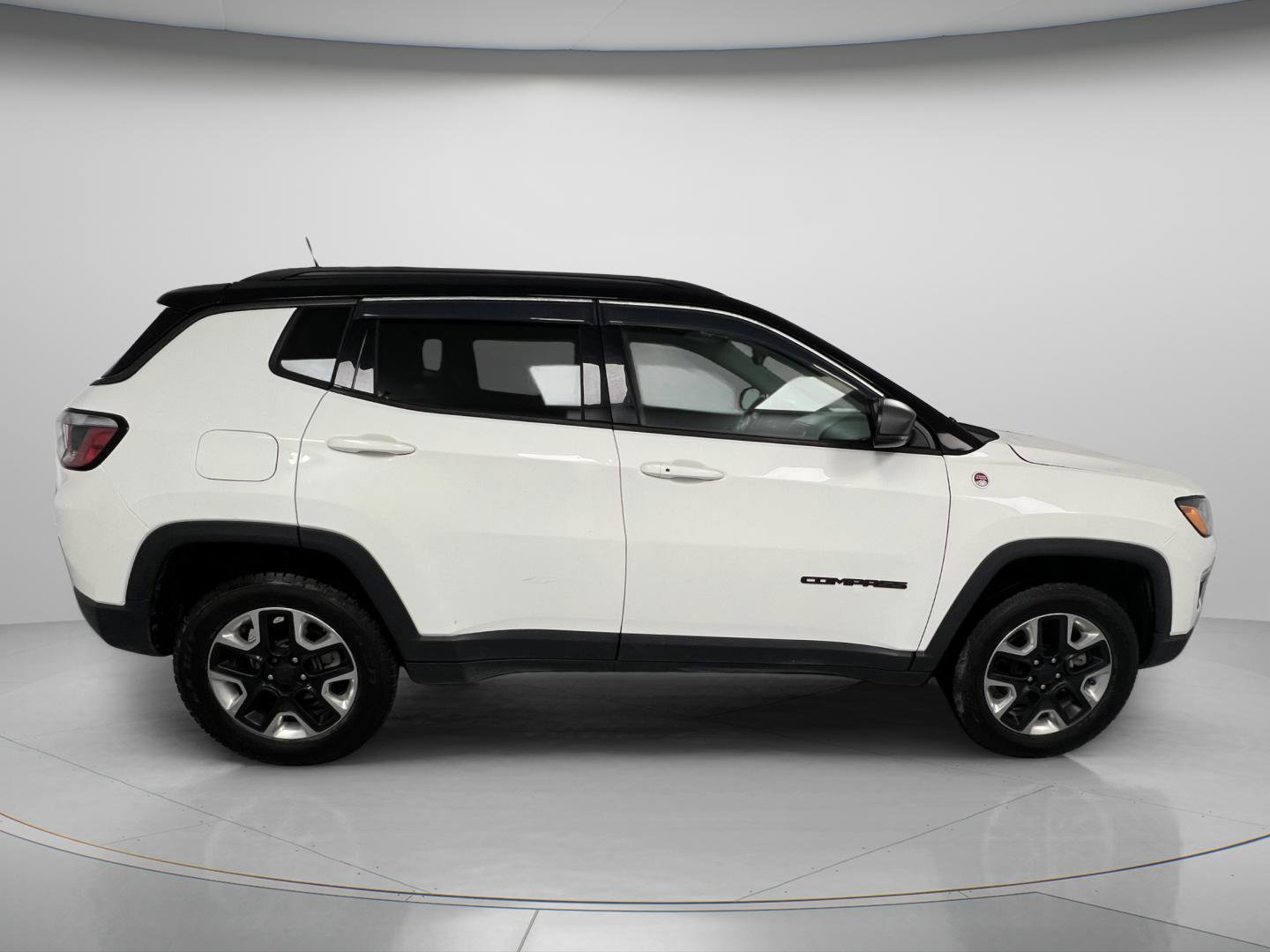 Used 2018 Jeep Compass Trailhawk AWD/4WD image 9
