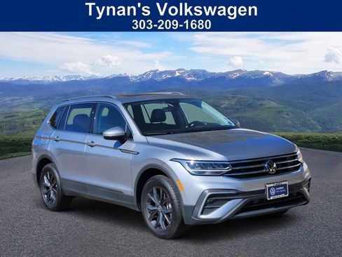 Certified 2024 Volkswagen Tiguan SE image 1