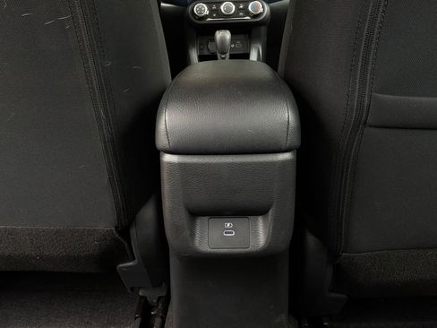 Used 2025 Nissan Versa SV FWD image 13