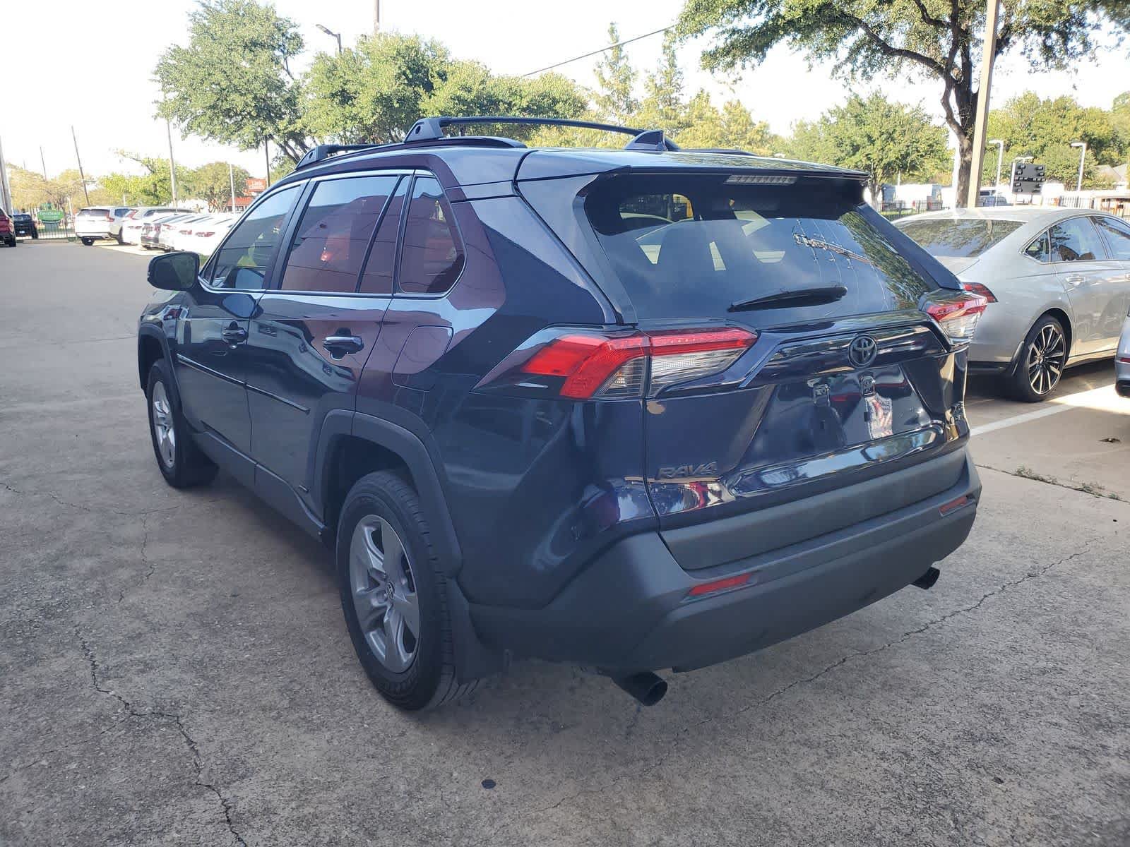 Used 2025 Toyota RAV4 XLE w/ Convenience Package AWD/4WD image 4