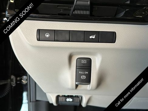Used 2025 Nissan Murano SV AWD/4WD image 18