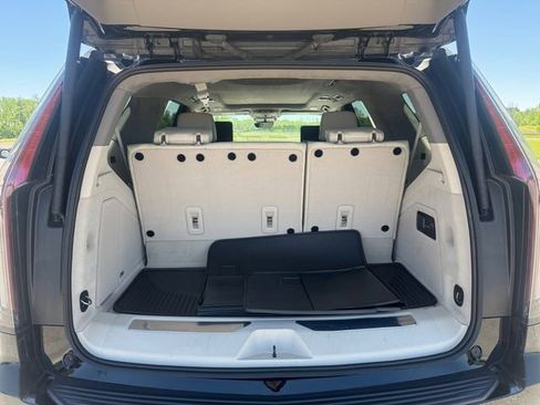 Certified 2023 Cadillac Escalade Sport Platinum AWD/4WD image 19
