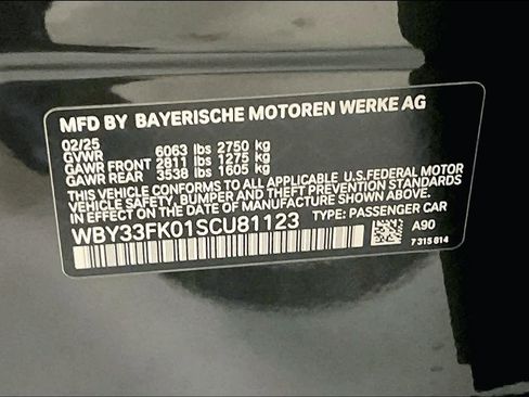 New 2025 BMW i5 eDrive40i w/ Premium Package image 18