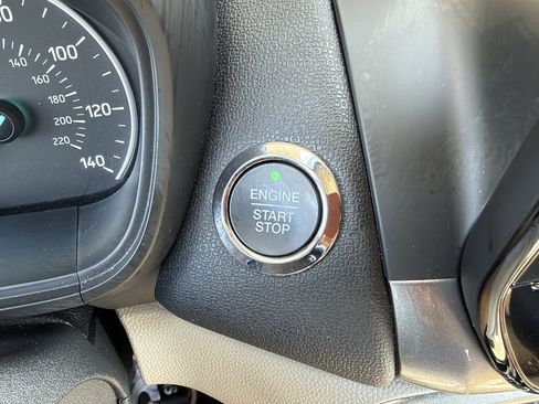 Used 2018 Ford EcoSport SE FWD image 18