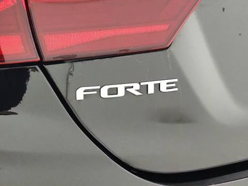 Used 2024 Kia Forte LXS FWD image 29