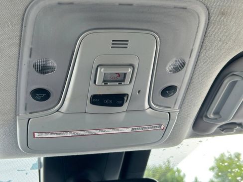 Used 2021 Toyota Prius XLE FWD image 18