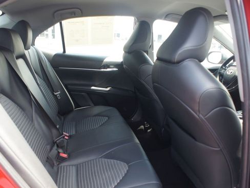 Used 2023 Toyota Camry SE FWD image 17
