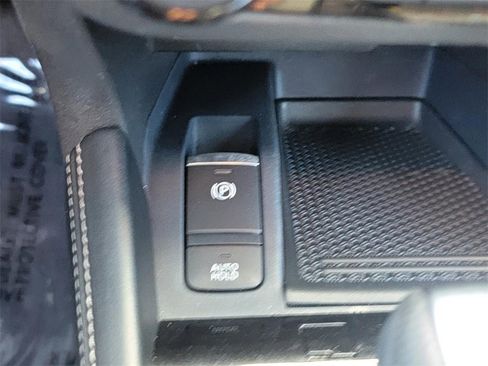 Certified 2023 Nissan Kicks SR image 18