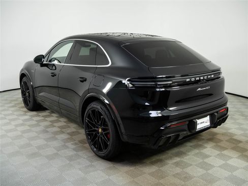 New 2026 Porsche Macan 4S Electric AWD/4WD image 3