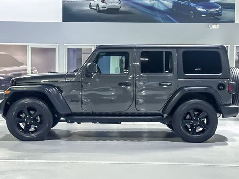 Used 2023 Jeep Wrangler Unlimited Sport AWD/4WD image 2