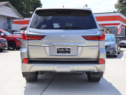 Used 2016 Lexus LX 570 4WD w/ Luxury Package image 5