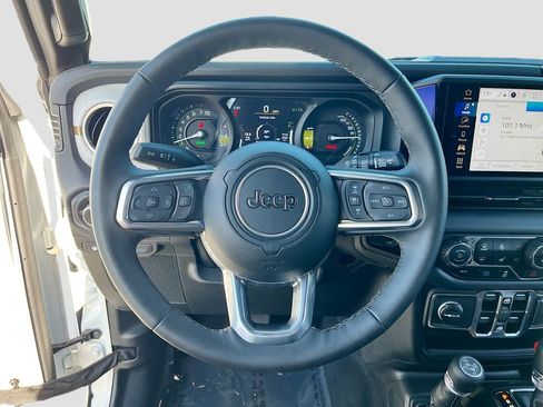 Certified 2025 Jeep Wrangler Unlimited Sahara w/ Safety Group AWD/4WD image 11