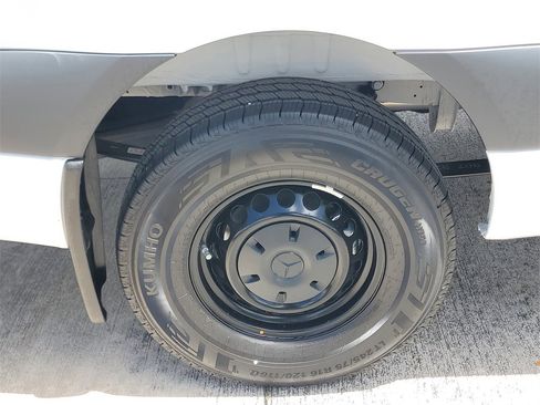 Used 2025 Mercedes-Benz Sprinter 2500 image 7