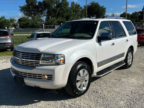 Used 2009 Lincoln Navigator 4WD image 1