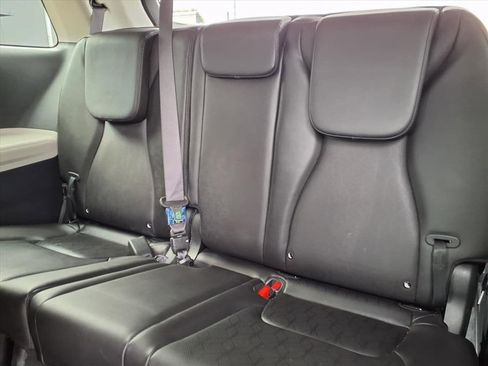 Used 2024 Kia Carnival LX image 11