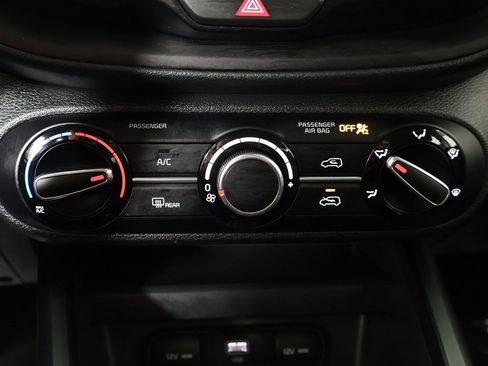 Used 2023 Kia Soul LX w/ LX Technology Package image 44