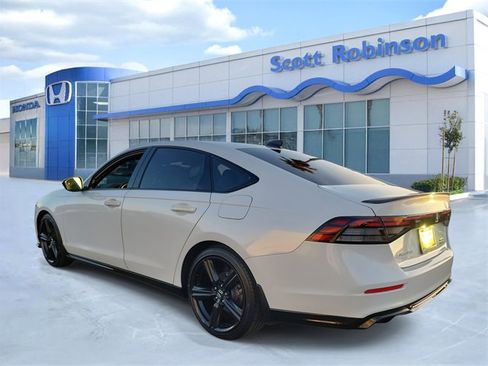 Used 2024 Honda Accord Sport image 3