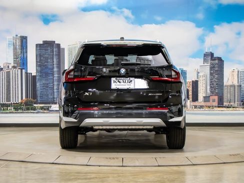 Used 2025 BMW X1 xDrive28i w/ Technology Package image 10