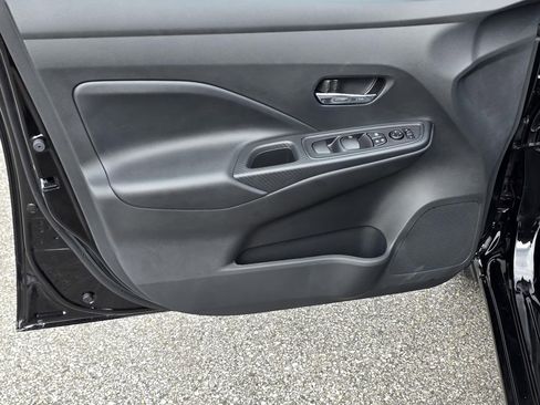 New 2025 Nissan Versa SV w/ Trunk Package FWD image 24