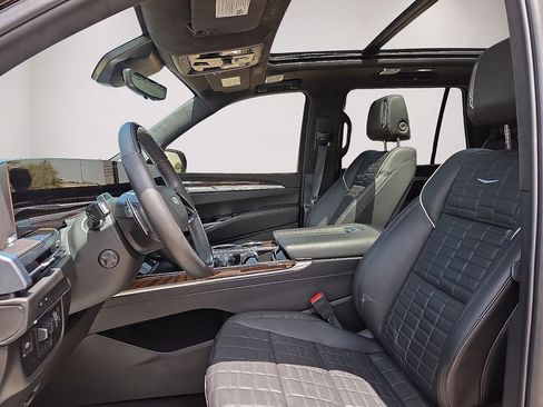 Used 2025 Cadillac Escalade Sport Platinum RWD image 24