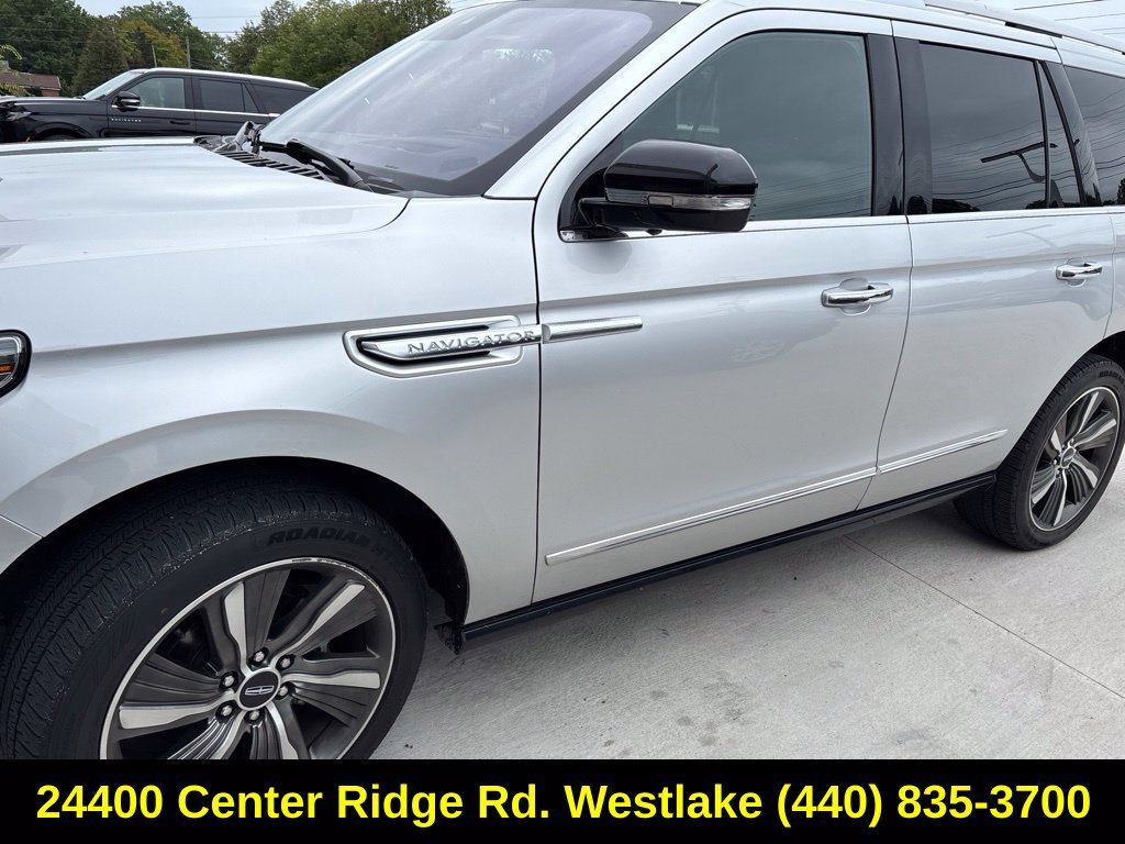 Used 2019 Lincoln Navigator Reserve AWD/4WD image 6