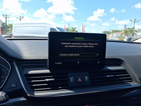 Used 2019 Audi Q5 2.0T Premium w/ Convenience Package AWD/4WD image 18