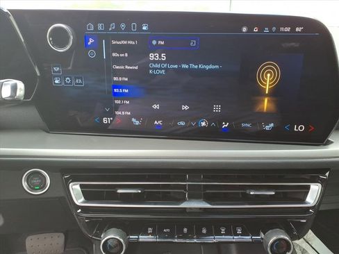 Used 2025 Chevrolet Traverse LT image 10