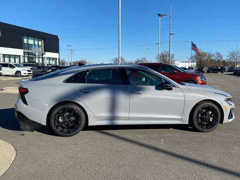 Used 2025 Toyota Tacoma TRD Off-Road image 8