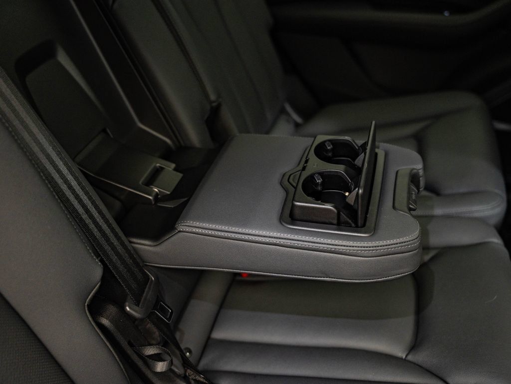 Used 2023 Audi Q7 3.0T Premium Plus AWD/4WD image 47