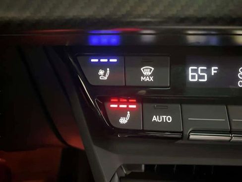 Used 2023 Audi e-tron GT Premium Plus w/ Performance Package image 43