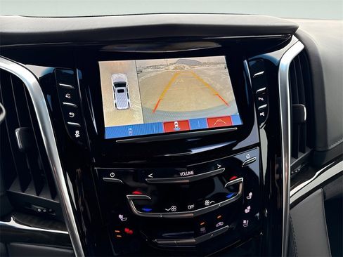 Used 2019 Cadillac Escalade ESV Platinum image 30