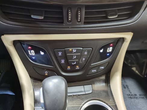 Used 2020 Buick Envision Preferred AWD/4WD image 21