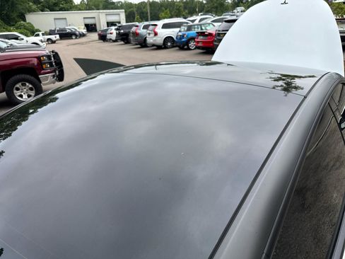 Used 2022 Tesla Model 3 Long Range AWD/4WD image 16