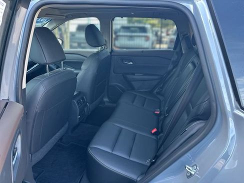 Used 2023 Nissan Rogue SL w/ SL Premium Package FWD image 24