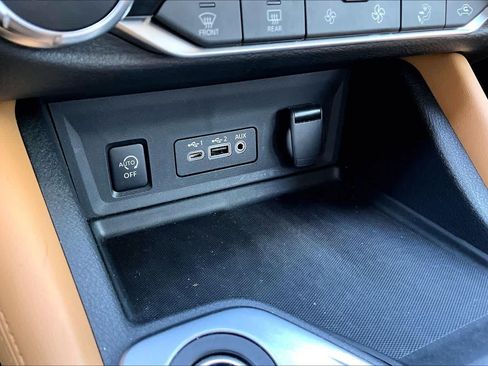 Certified 2024 Nissan Sentra SV w/ SV Premium Package FWD image 31
