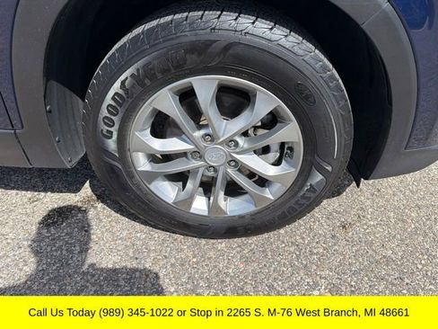 Used 2019 Hyundai Santa Fe SEL AWD/4WD image 4