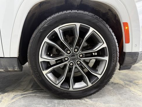 Used 2022 Jeep Grand Wagoneer Series III image 38