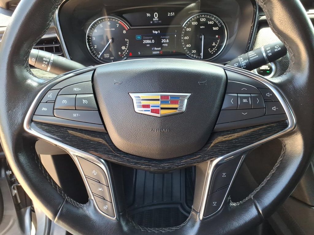 Used 2021 Cadillac XT5 Premium Luxury w/ LPO, Floor Liner Package FWD image 21