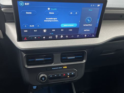 New 2025 Ford Maverick XLT w/ XLT Luxury Package image 16