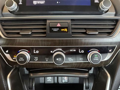 Used 2020 Honda Accord EX image 25