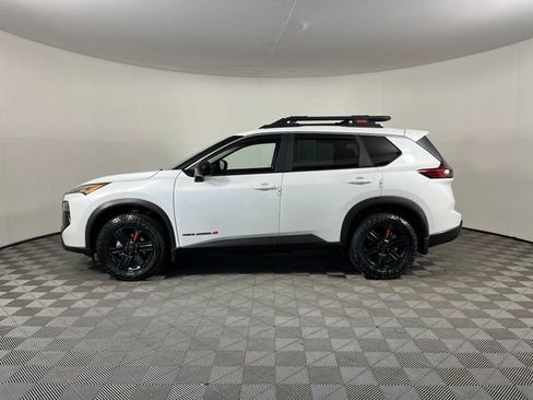 Used 2025 Nissan Rogue SV AWD/4WD image 4