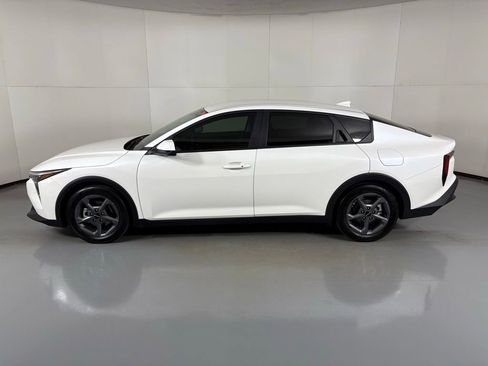 New 2025 Kia K4 LXS image 5