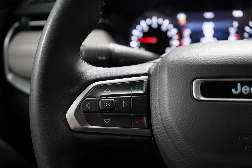 Certified 2025 Jeep Compass Limited AWD/4WD image 14