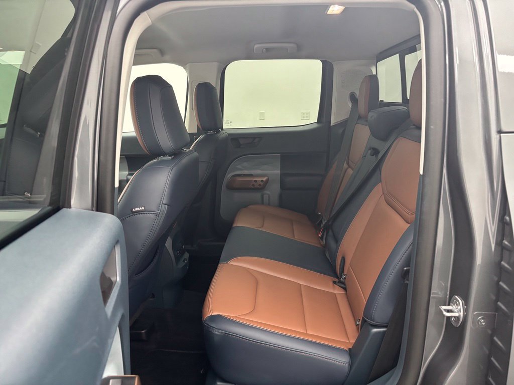 Used 2024 Ford Maverick Lariat AWD/4WD image 36