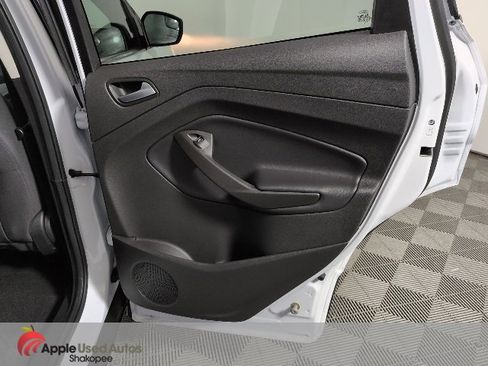 Used 2018 Ford Escape SE image 32