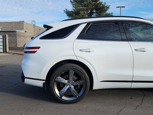 Used 2023 Genesis GV70 2.5T w/ Sport Prestige Package image 5