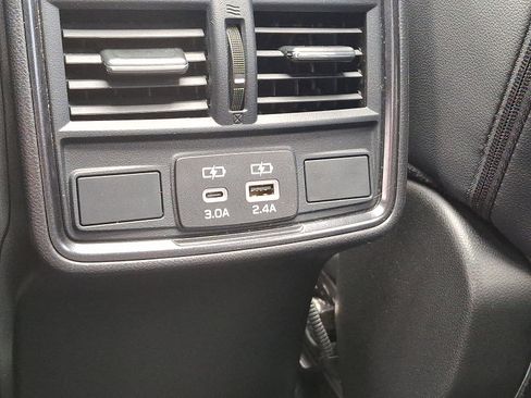 Certified 2025 Subaru Forester Limited image 43