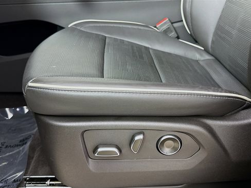 Used 2025 Cadillac Escalade ESV Premium Luxury image 20