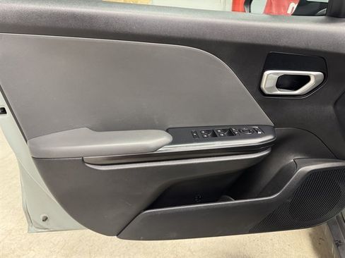Used 2025 Kia K4 FWD image 17
